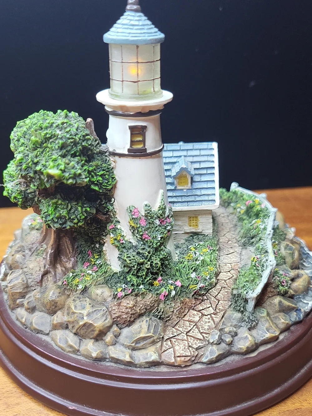 Thomas Kinkade Coastal Lighthouse Figurine
